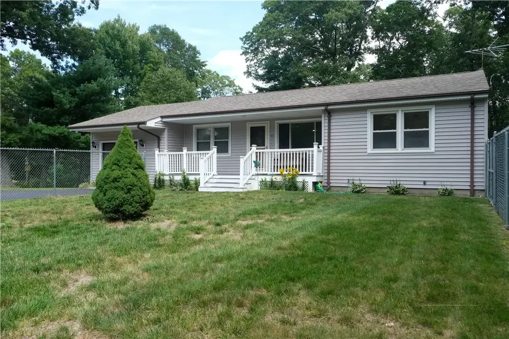 41 Bishop Hill Rd, Johnston