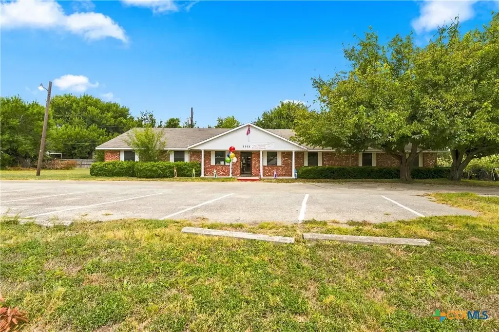 2202 Saulsbury Drive, Temple