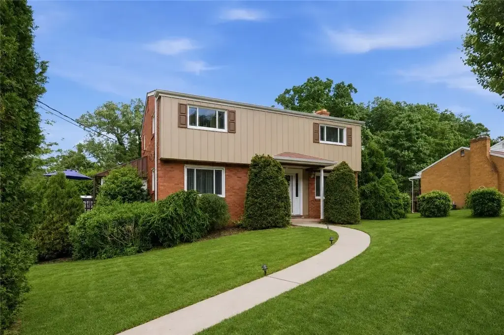 129 Dwellington Drive , Middlesex