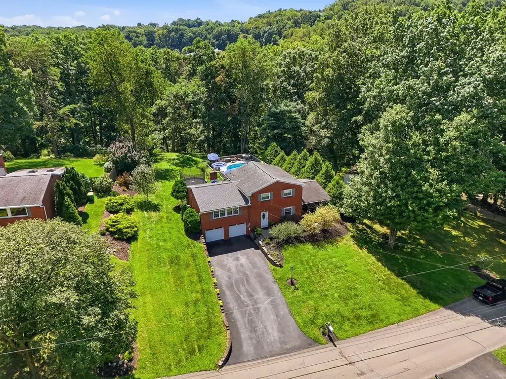 2354 Saddle Drive, Hampton