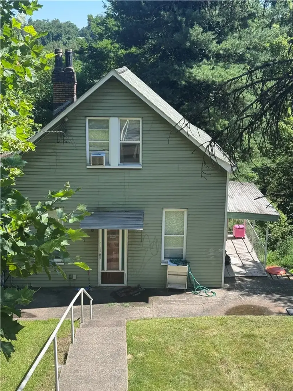 1523 Ridge Avenue , N Braddock