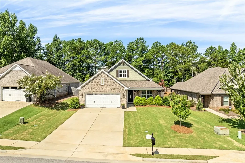 1084 Hampstead Ln, Opelika