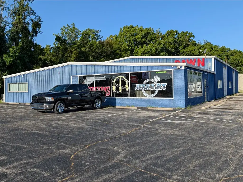 102 W Commercial Street, Harrison