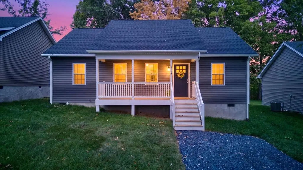 1229 Jackson Ave, Waynesboro