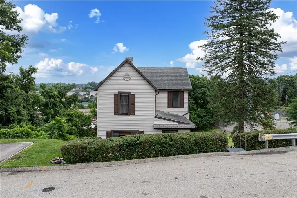 698 Grove Avenue , Canton