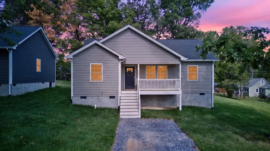 1233 Jackson Ave, Waynesboro