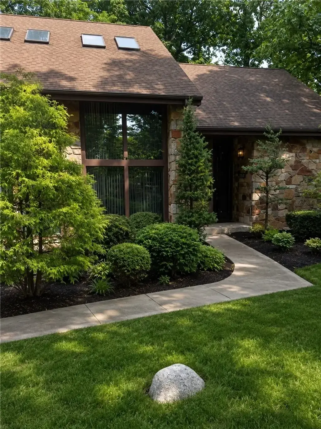 125 Gatehouse Drive, Moon/Crescent