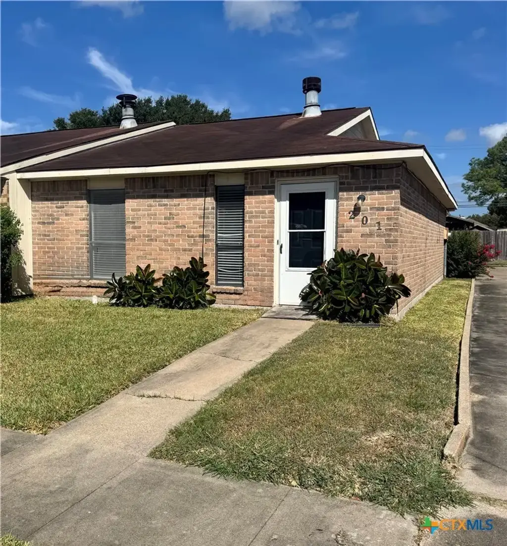 201 Versailles Street, Victoria