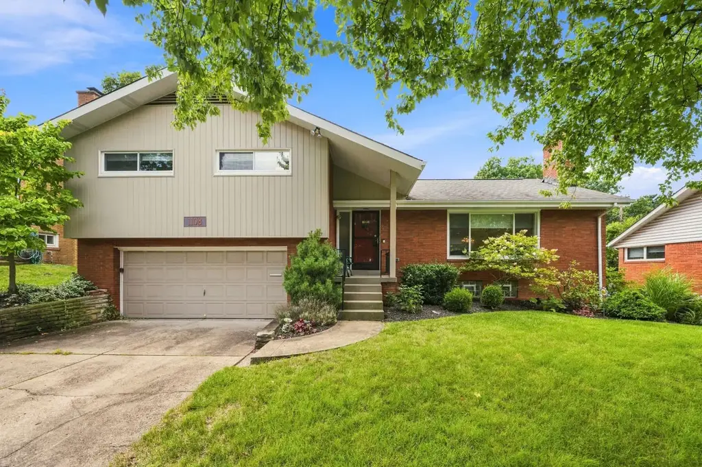 1108 Folkstone Drive, Mt Lebanon