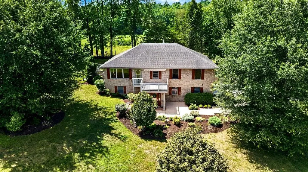 1446 Rockfish Rd, Waynesboro
