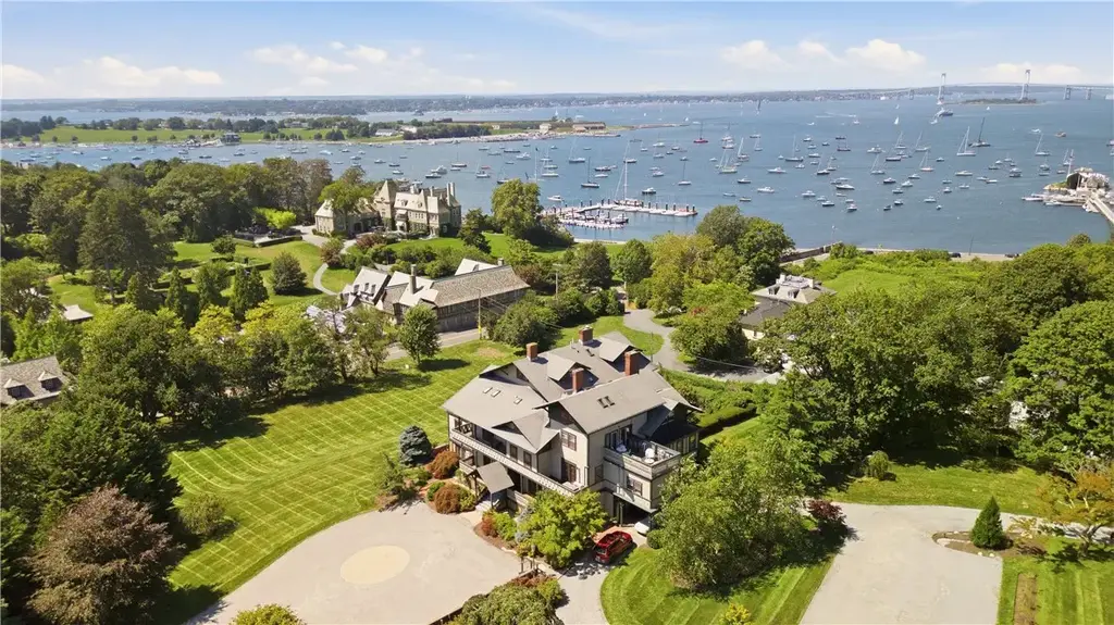 35 Chastellux Ave # H, Newport