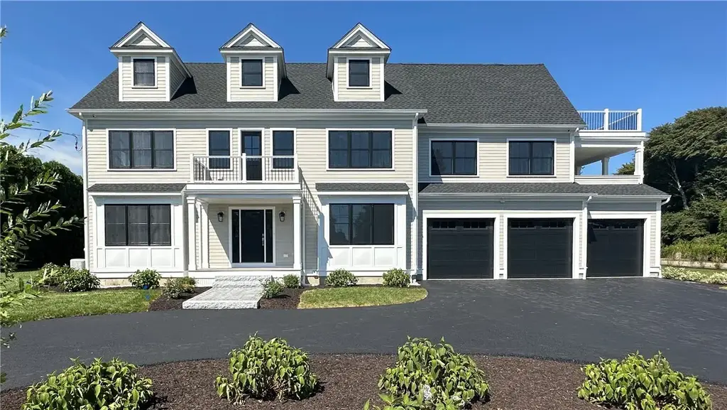15 Cornelius Dr, Portsmouth