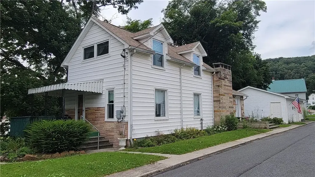 225 Clark Street, Hooversville Boro