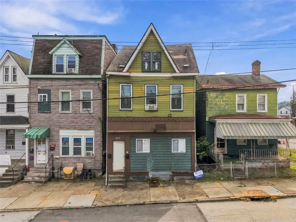 1255 Chartiers Avenue , McKees Rocks