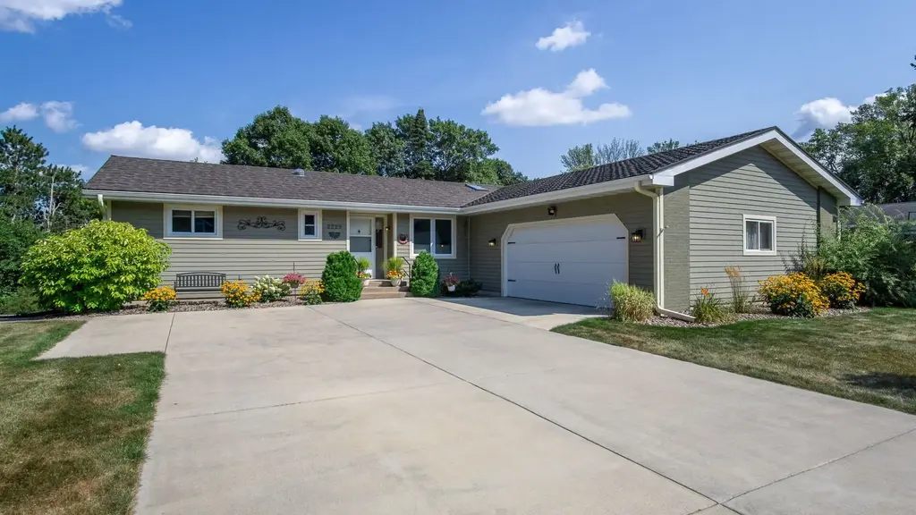 2229 Orchard Place, Eau Claire