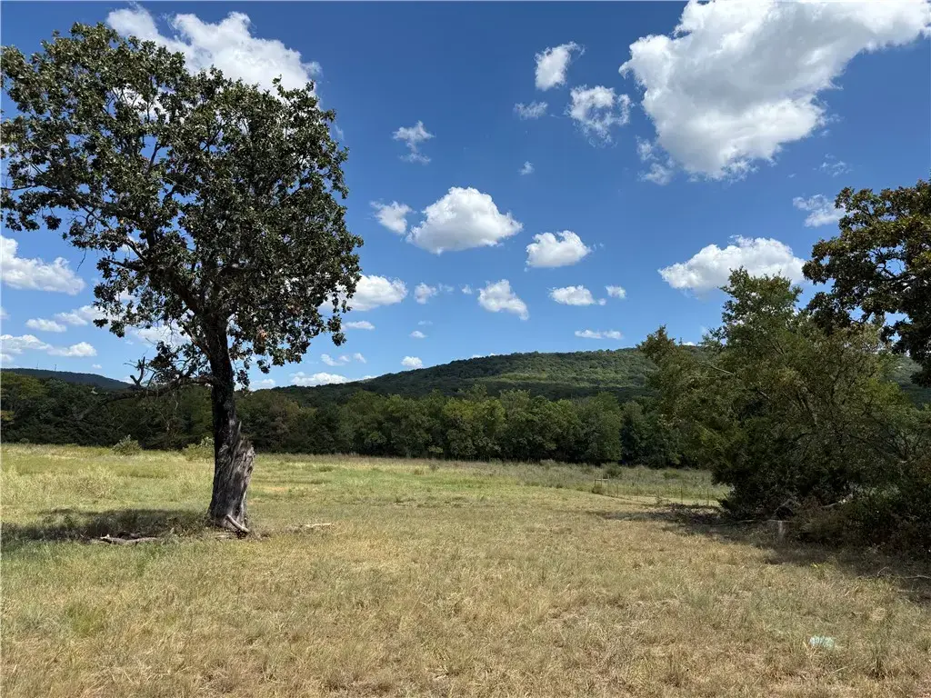 11284 Highway 170, Farmington