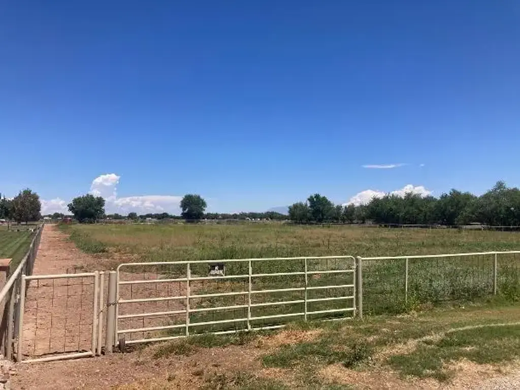 240 Sutton Lane, Bosque Farms