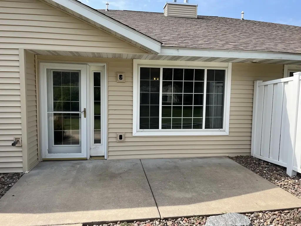4326 W Robin Meadows Lane, Eau Claire