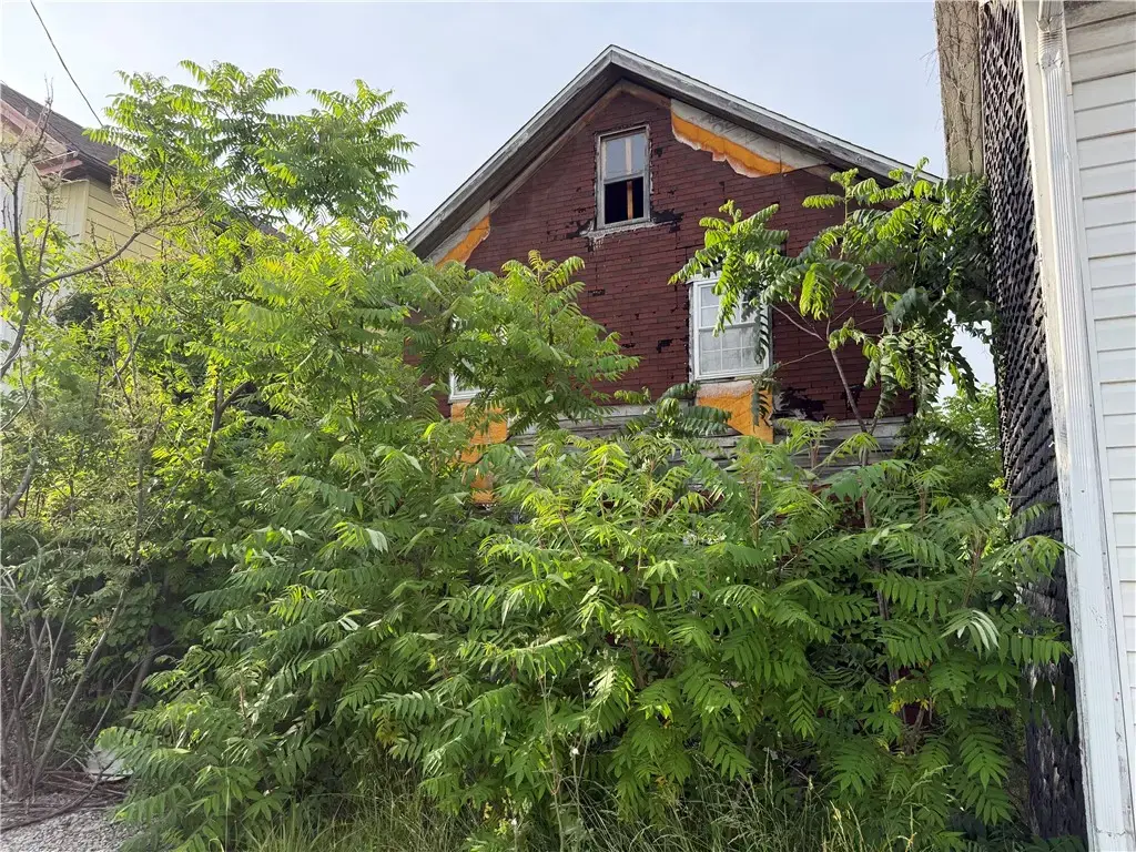 1023 State Route 31, East Huntingdon