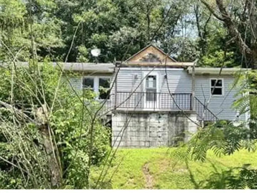 2302 Hunter Road , Hempfield