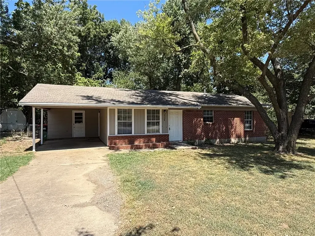 2208 Sycamore Place, Springdale