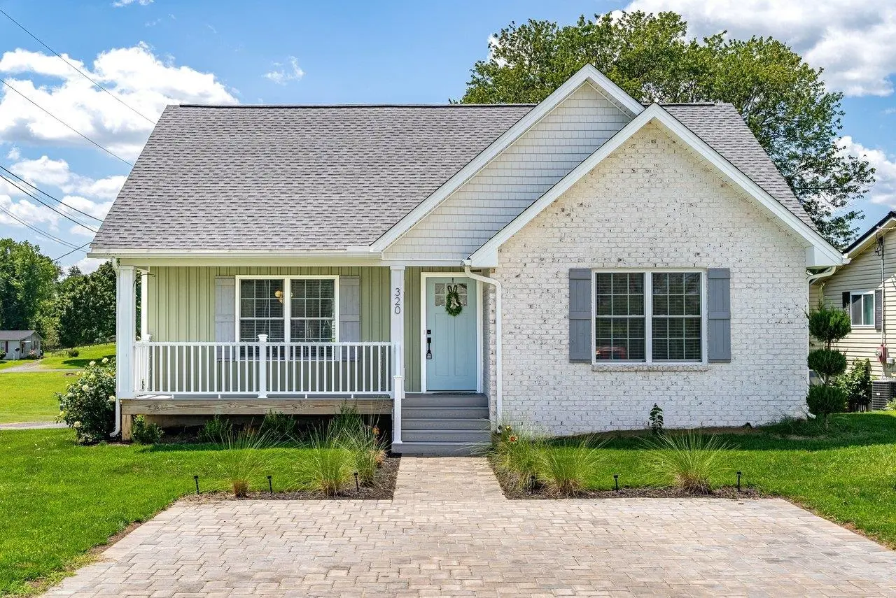 320 Eighth Ave, Luray
