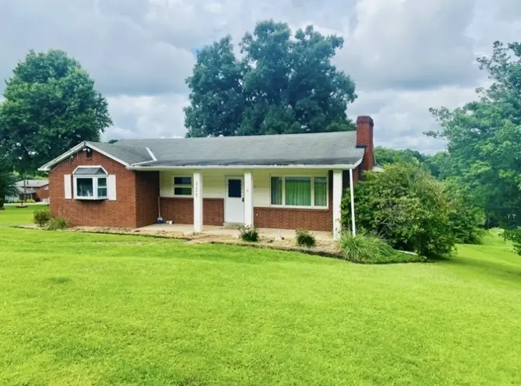 121 Mar Vel Drive , Center