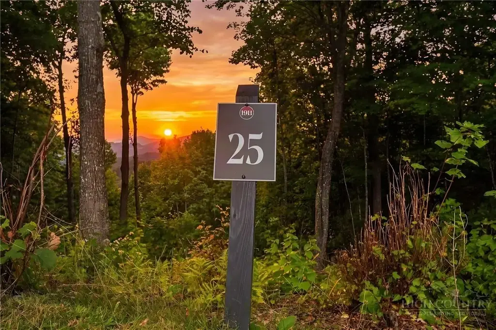 Lot 25 Forest Oaks Drive, Elk Park