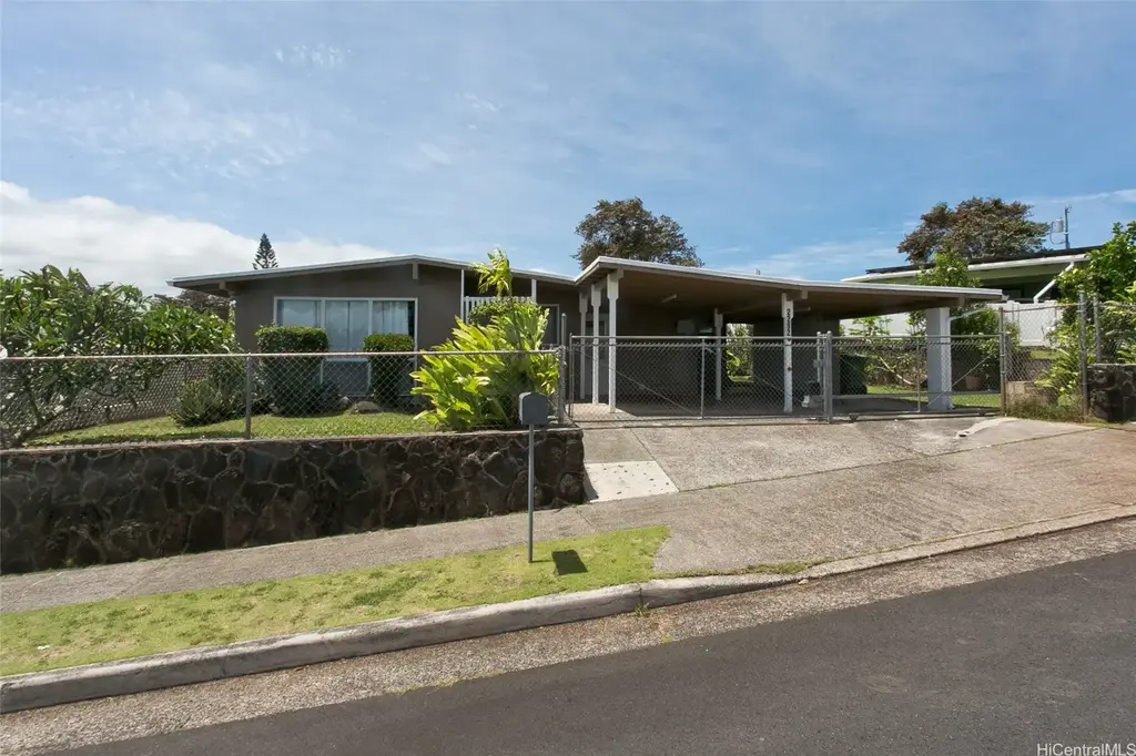 2292 Akeukeu Street, Pearl City