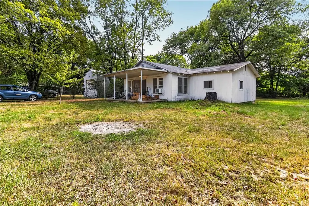 400 S Cunningham Lane, Fayetteville