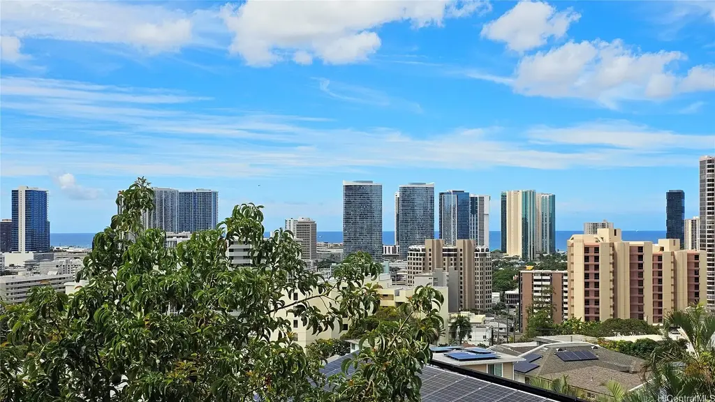 1025 Maunaihi Place # 105, Honolulu