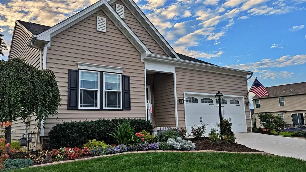 304 Ranchero Drive, Moon/Crescent