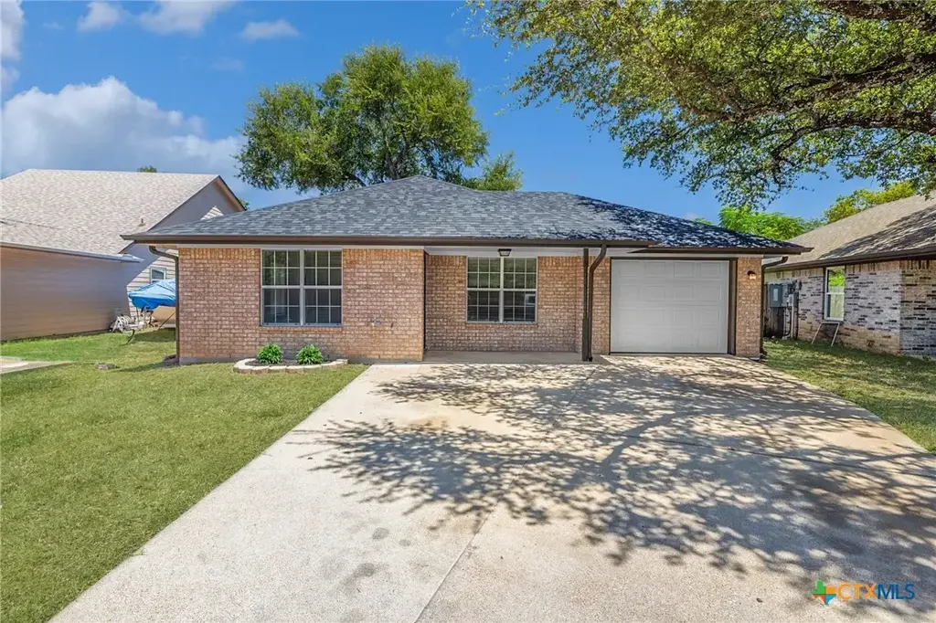 1107 E Avenue M, Belton