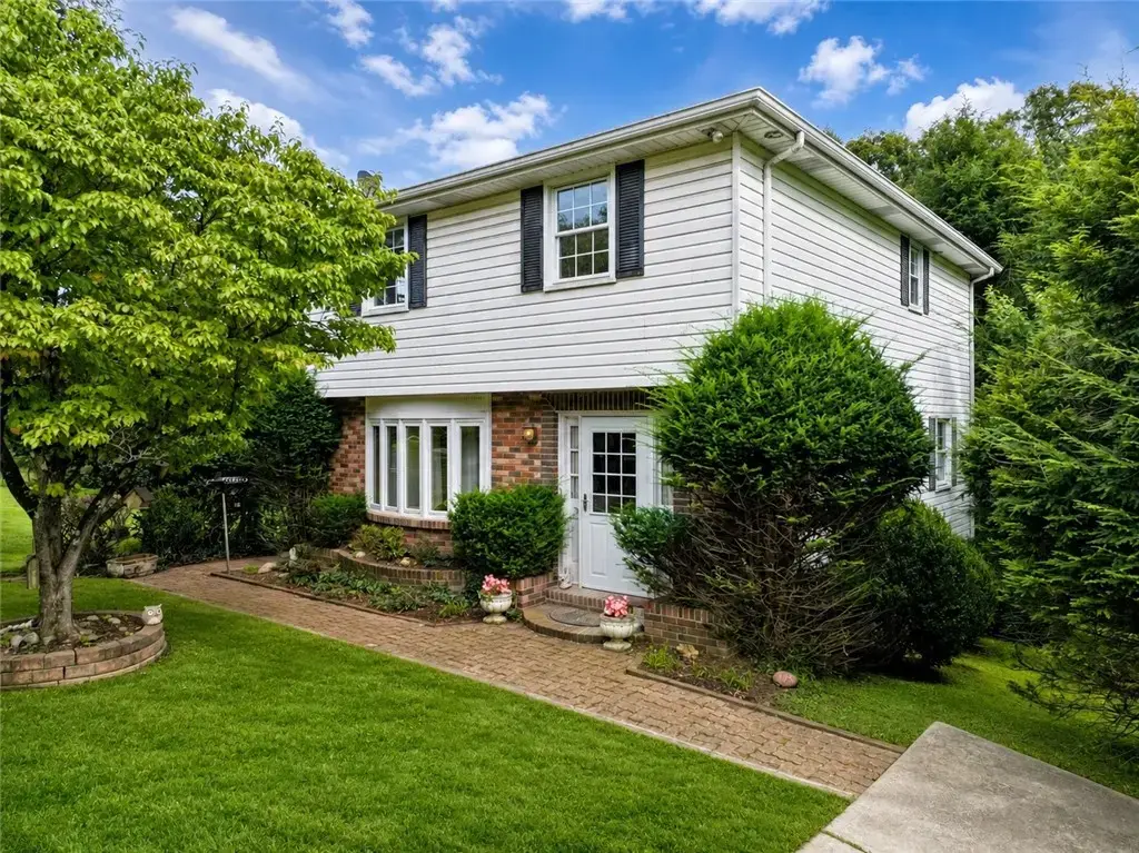 954 Auburn Lane , Irwin
