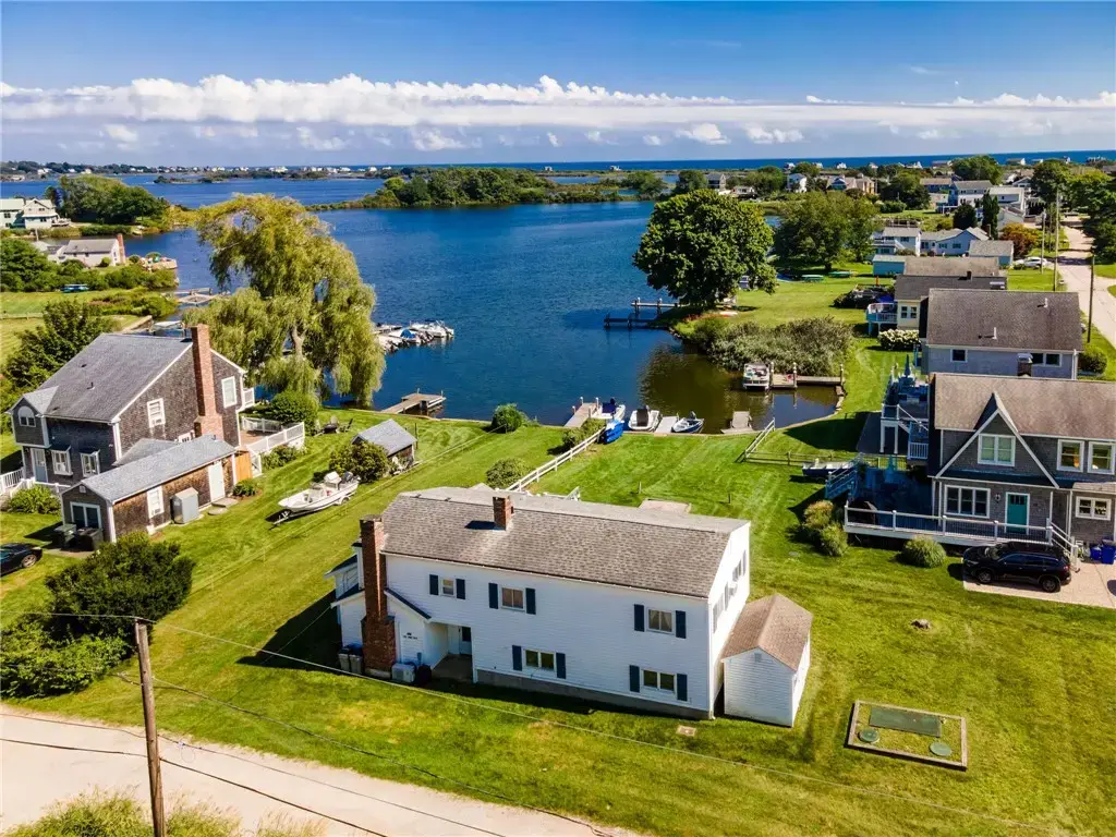 1 East Shore Dr, Charlestown