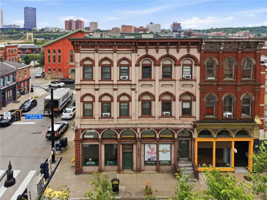 1201 Carson, South Side