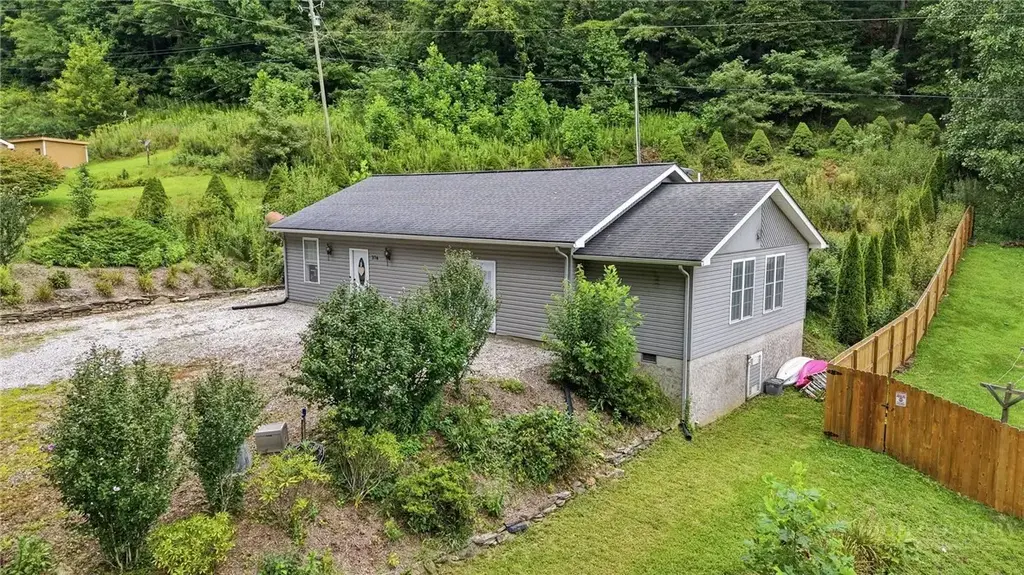 276 Wes Jones Road, Newland