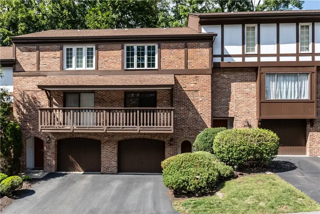 604 Maplewood Court , Ross