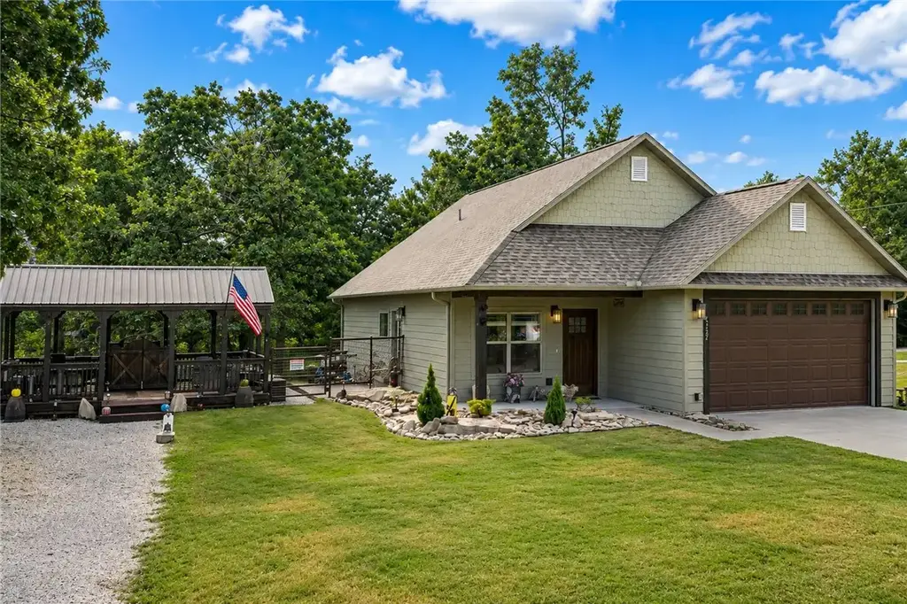 1727 Windsor Drive, Diamond City