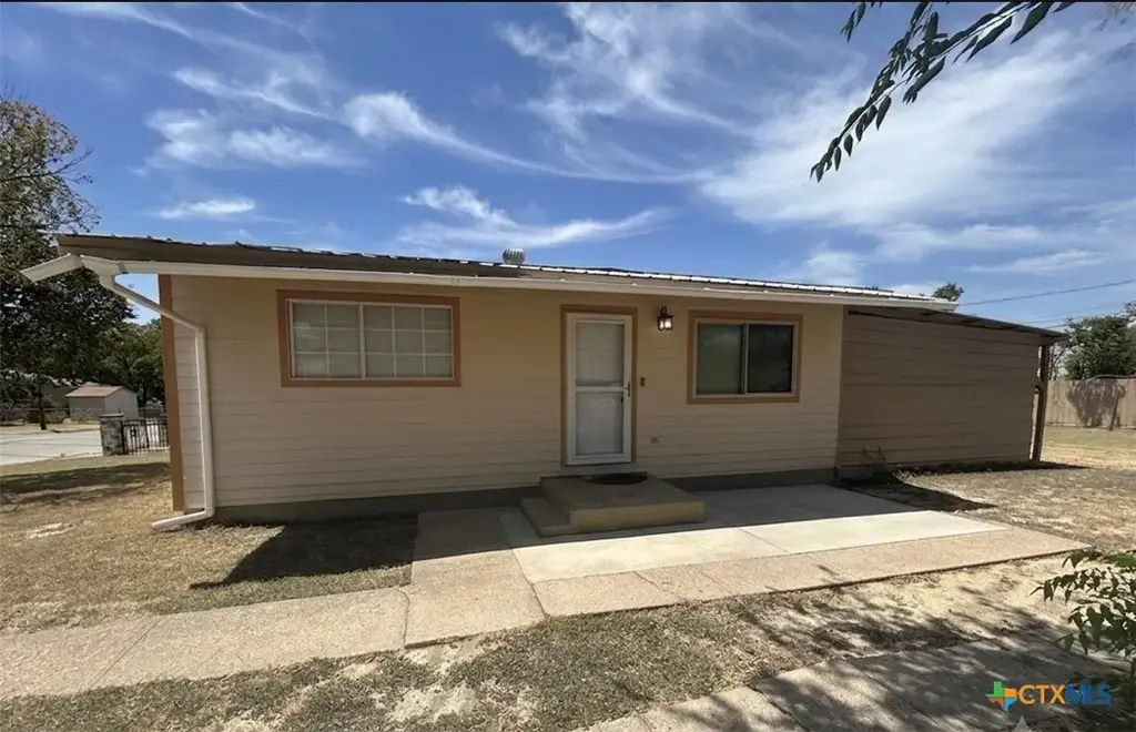 303 Collins Avenue, Killeen