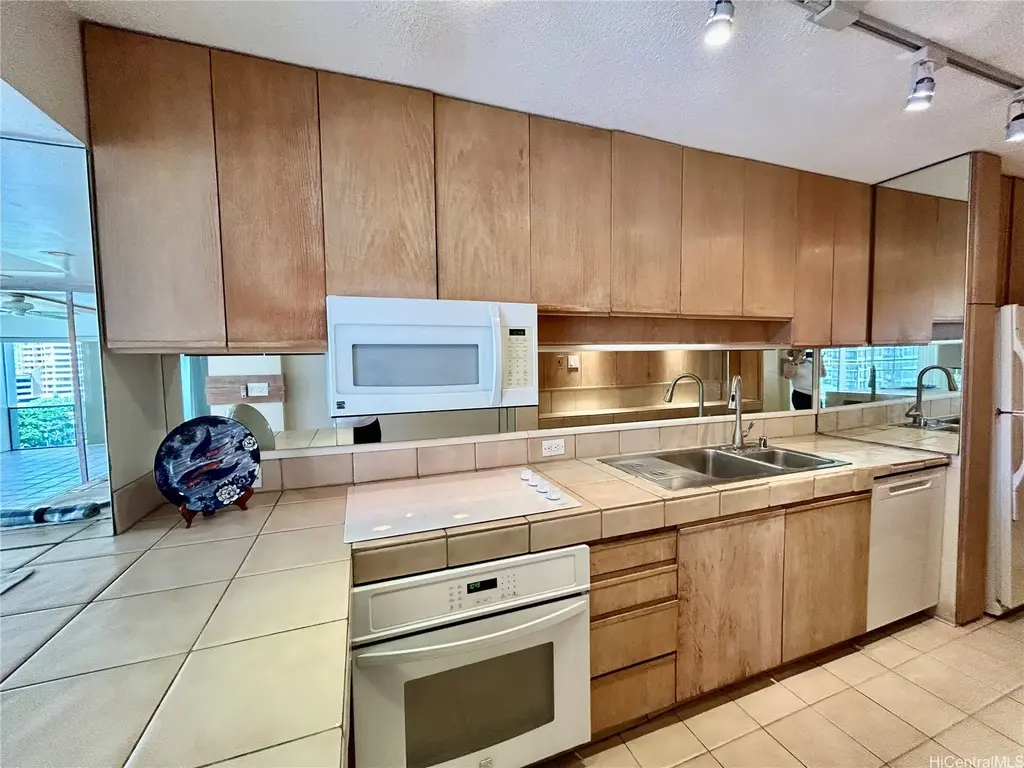 1645 Ala Wai Boulevard # 903, Honolulu
