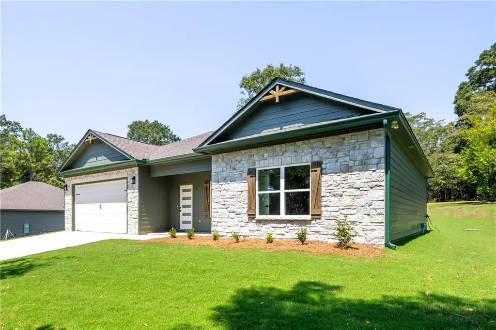 6 Hill Street, Phenix City
