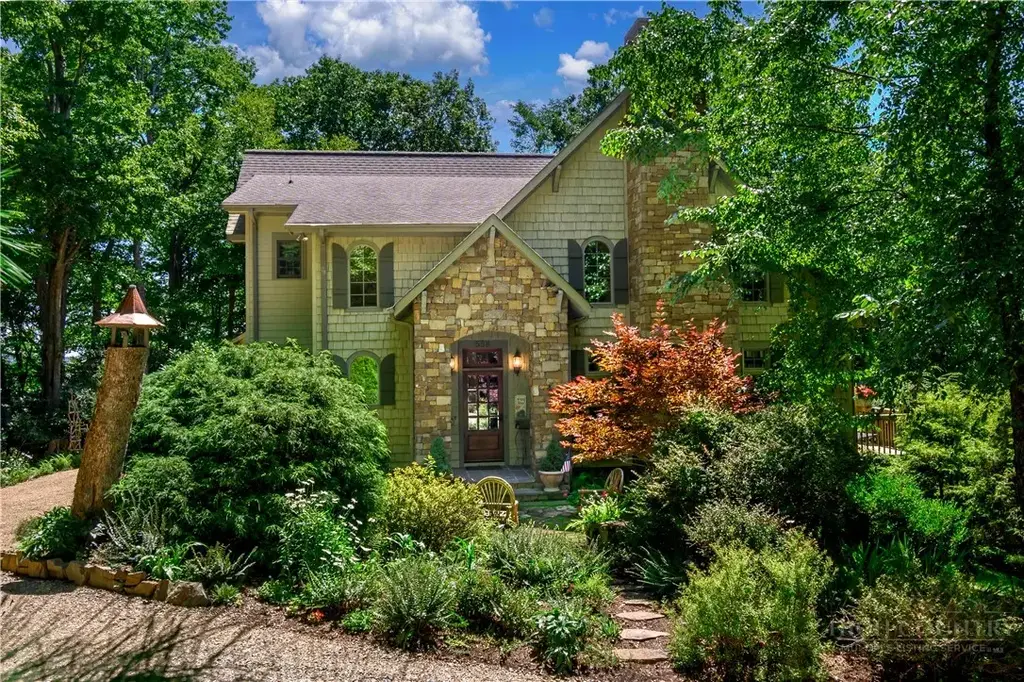 558 Husky Mountain Road, Vilas