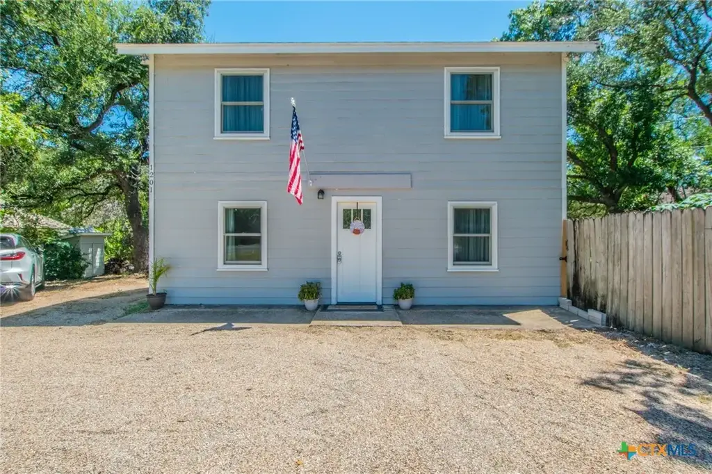 1199 Fm 2271, Belton
