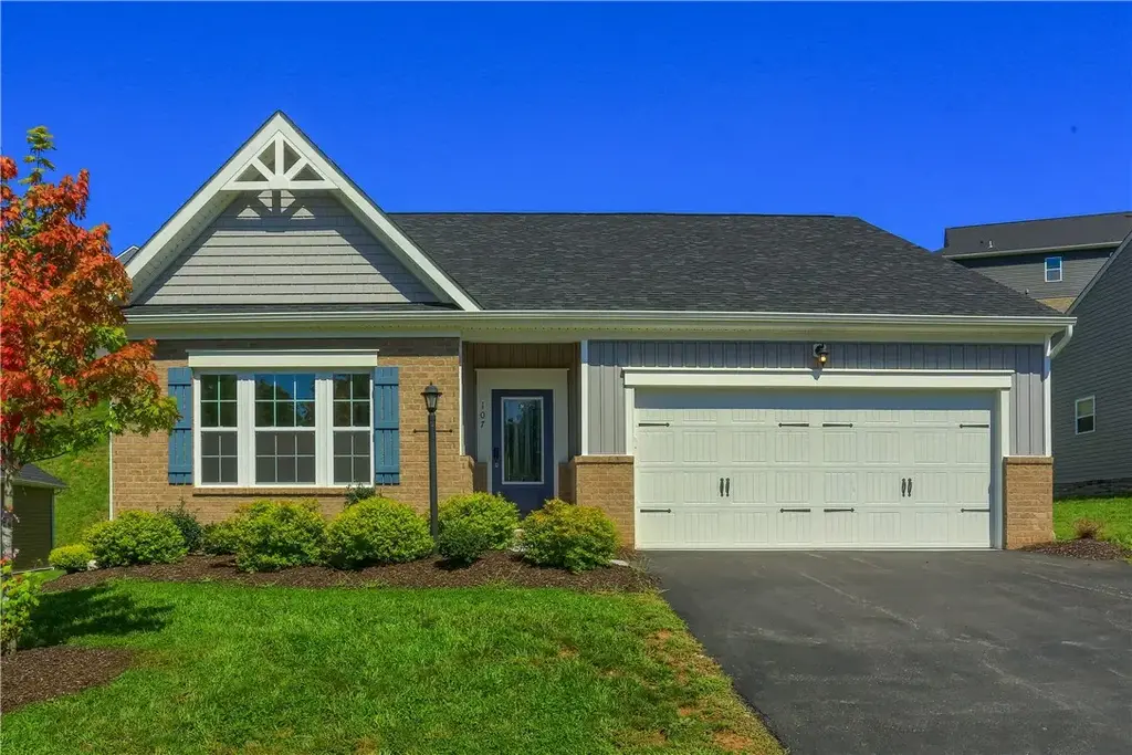 107 Deana Drive , Robinson