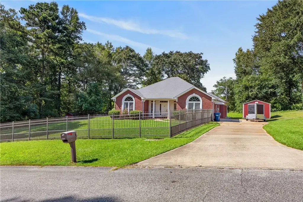 98 Lee Rd 418, Opelika