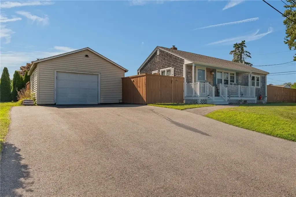 7 Thurston Ave, Portsmouth