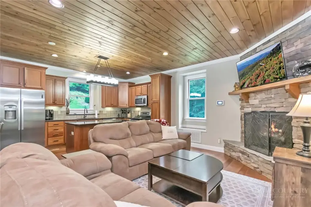 156 Spicewood Drive, Boone