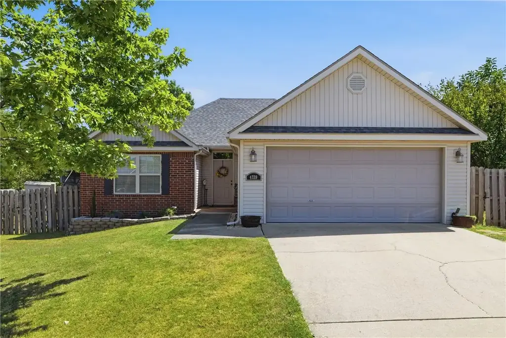 4339 Beacon Court, Springdale