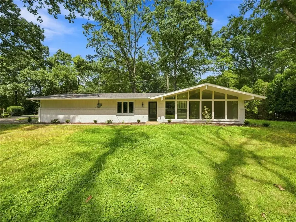 444 Leawood Drive, Neshannock